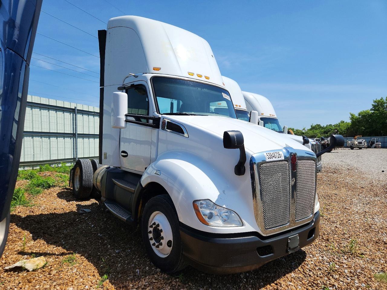 Salvage Kenworth T680 Image