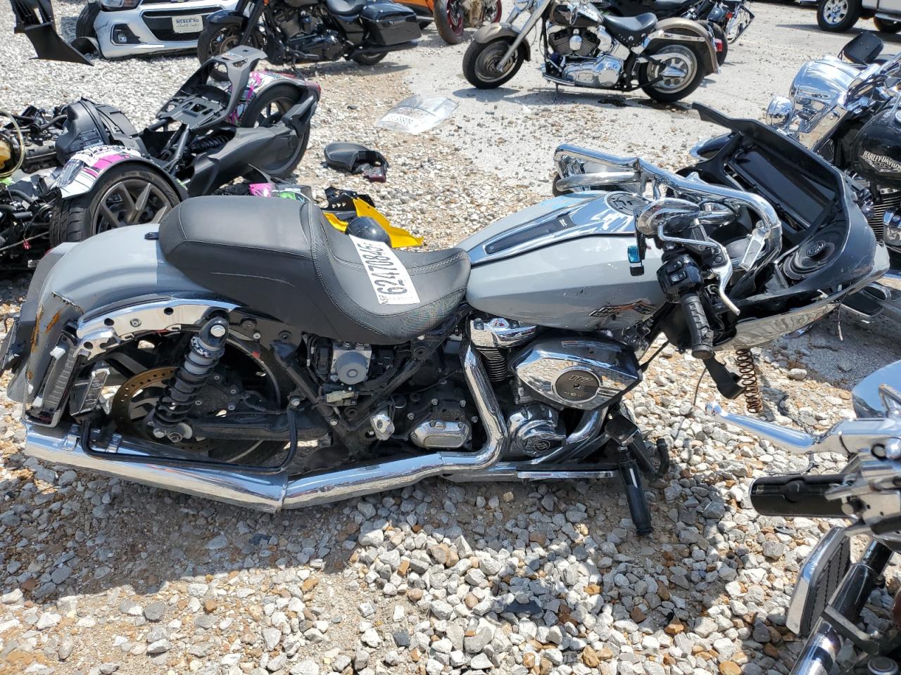 Salvage Harley-Davidson Fl Image