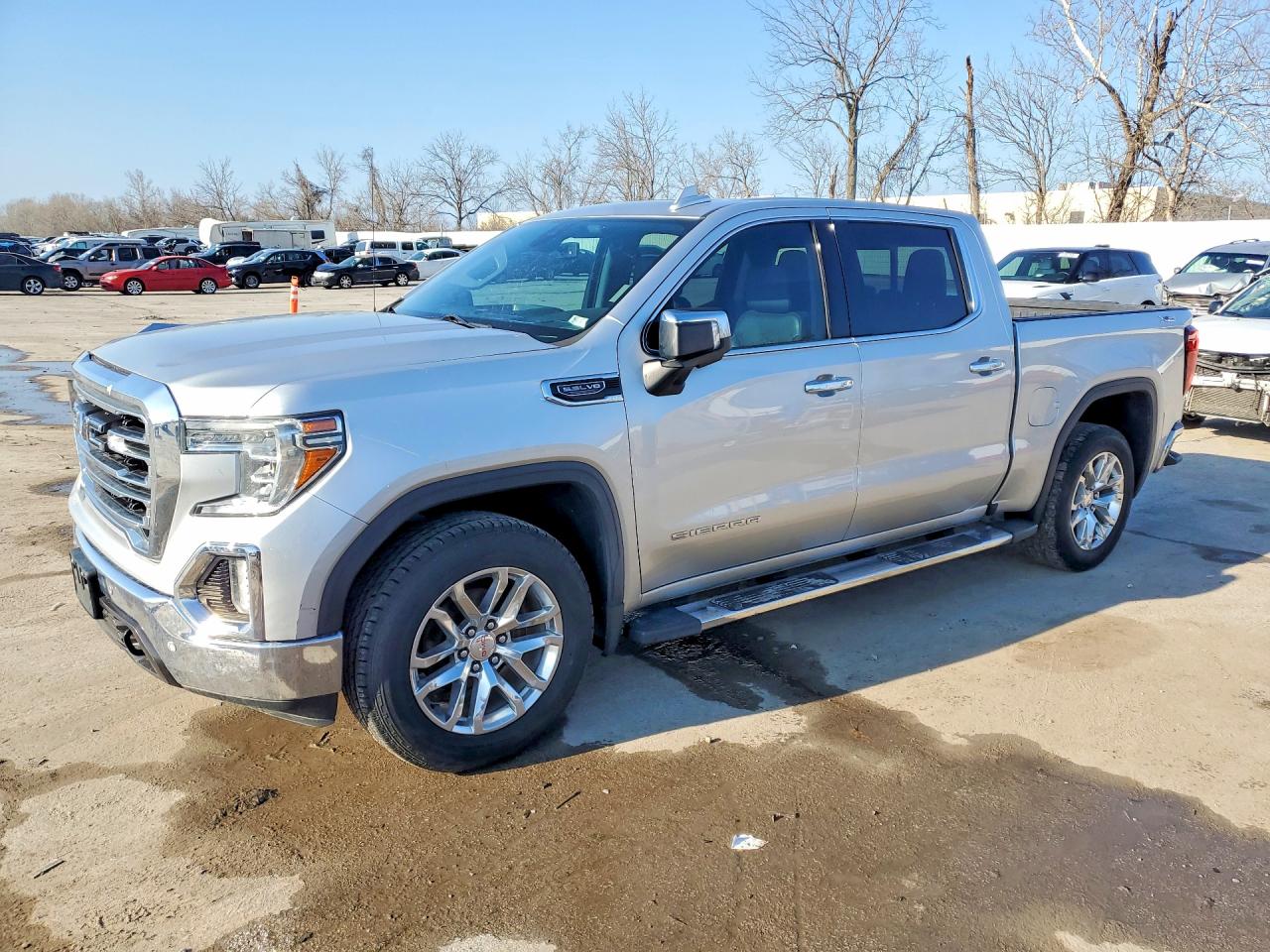 Salvage GMC Sierra Image