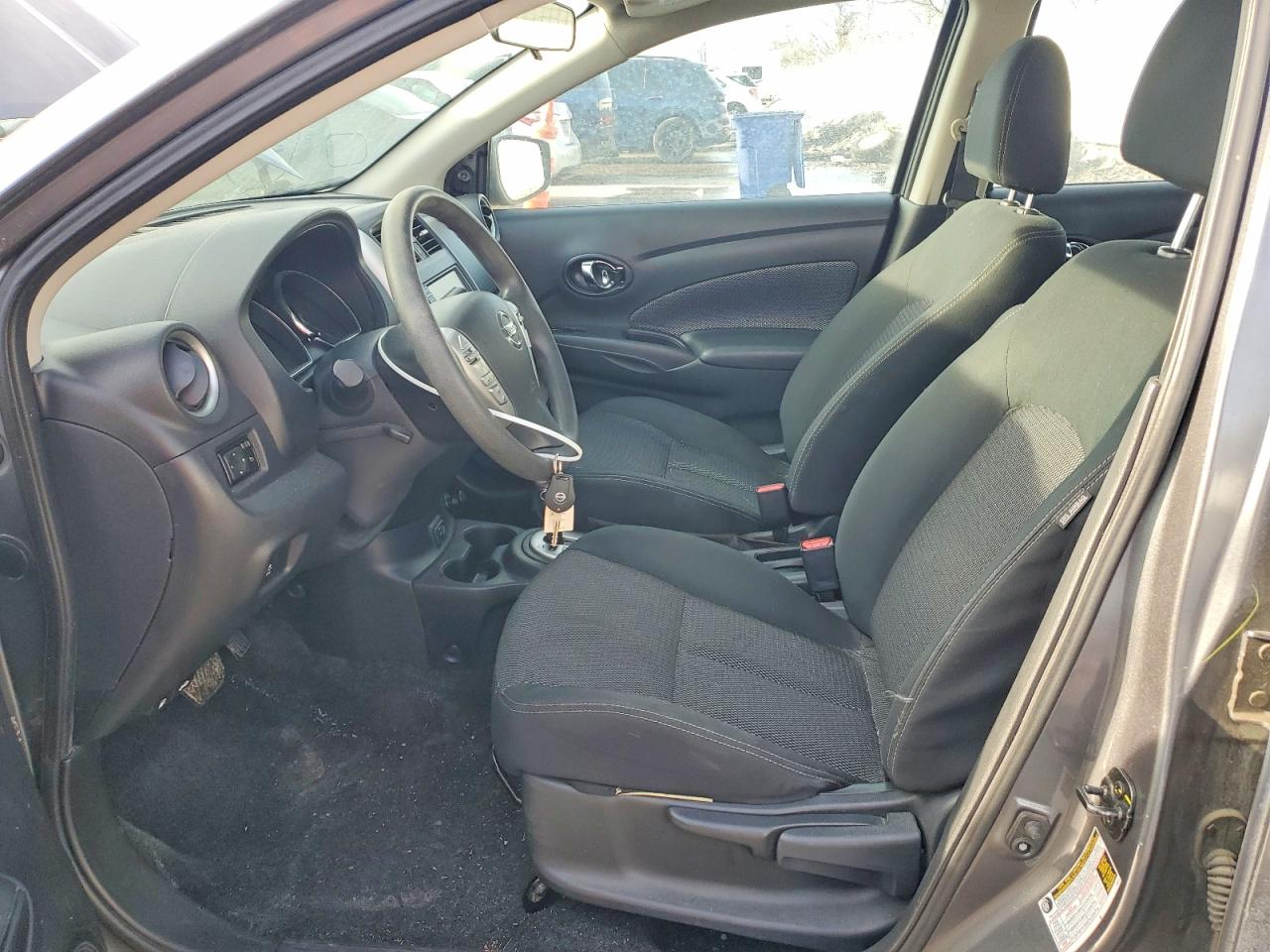 Nissan Versa S