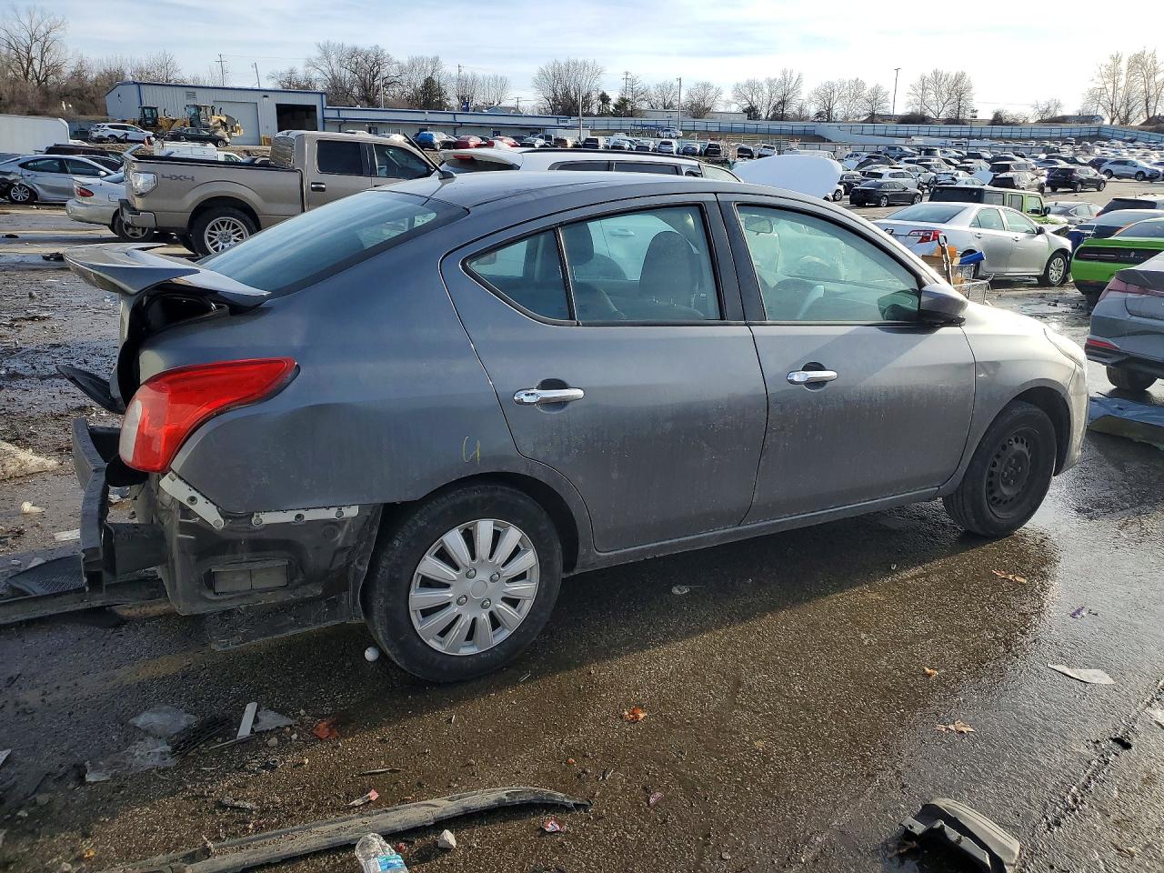 Nissan Versa S