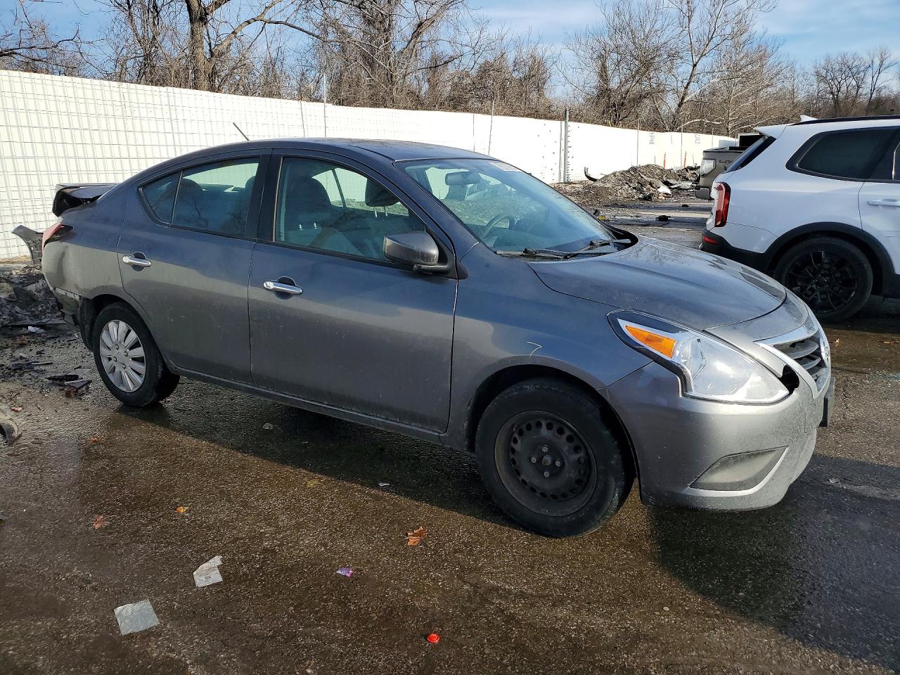 Nissan Versa S