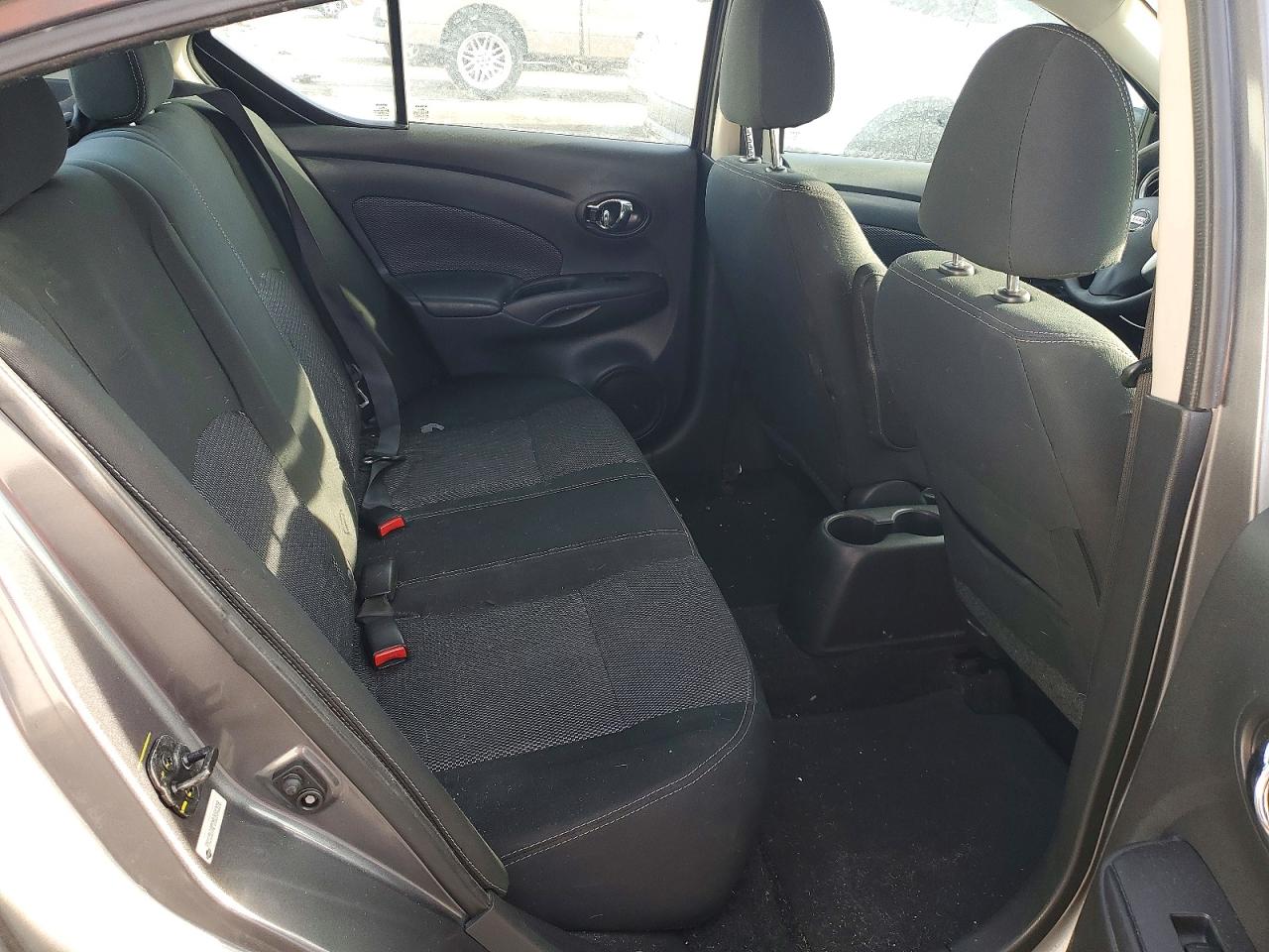 Nissan Versa S