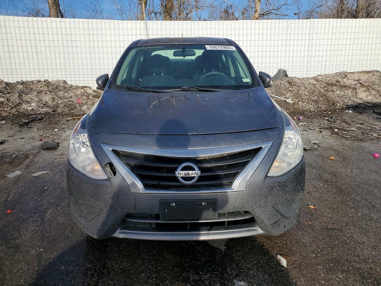 Nissan Versa S