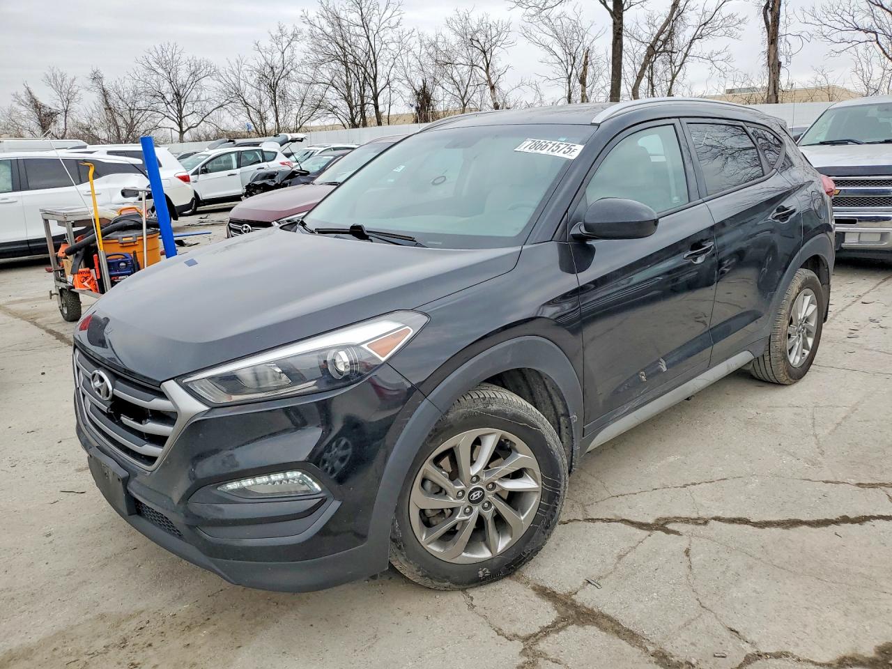 Salvage Hyundai TUCSON Image