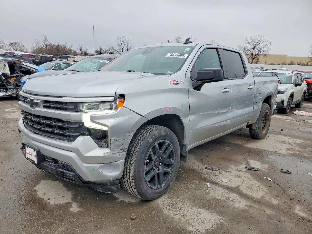 Salvage Chevrolet Silverado Image