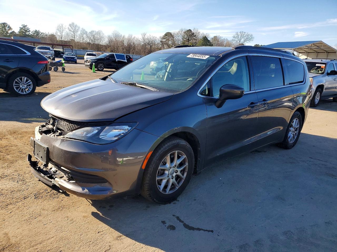 Salvage Chrysler Minivan Image