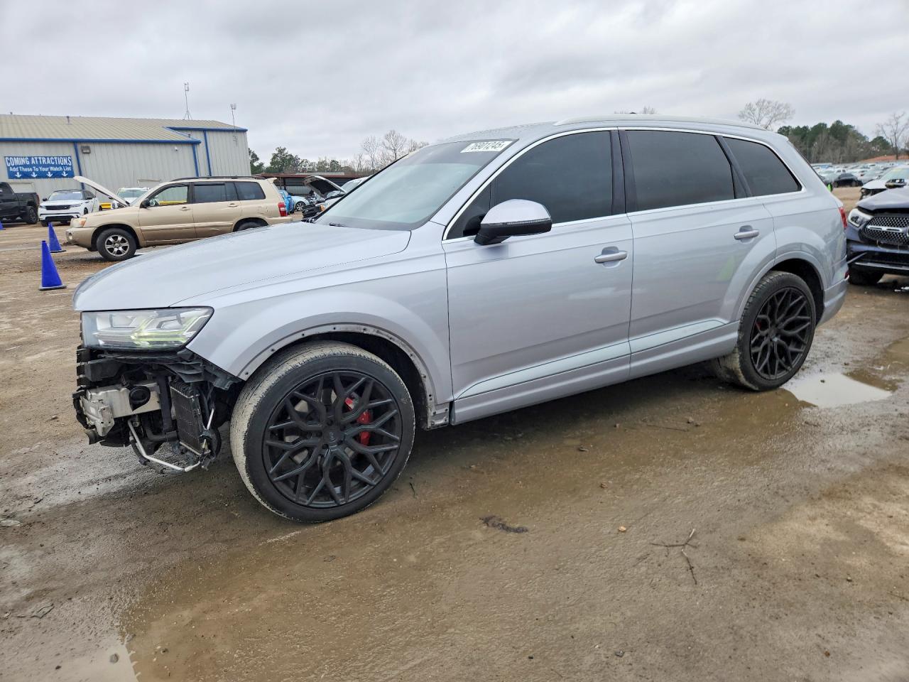 Salvage Audi Q7 Image