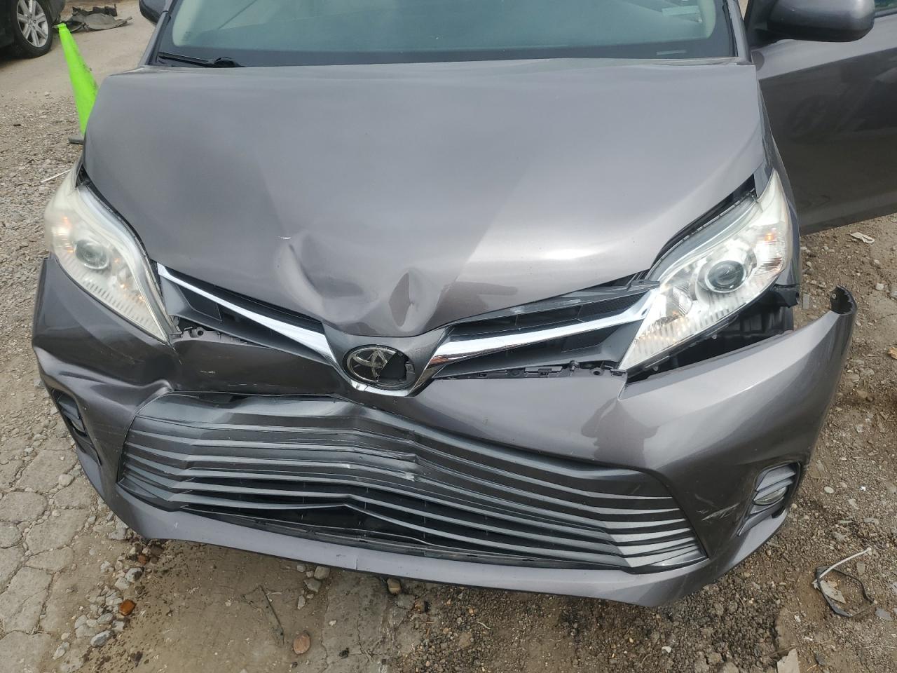 Toyota Sienna Xle