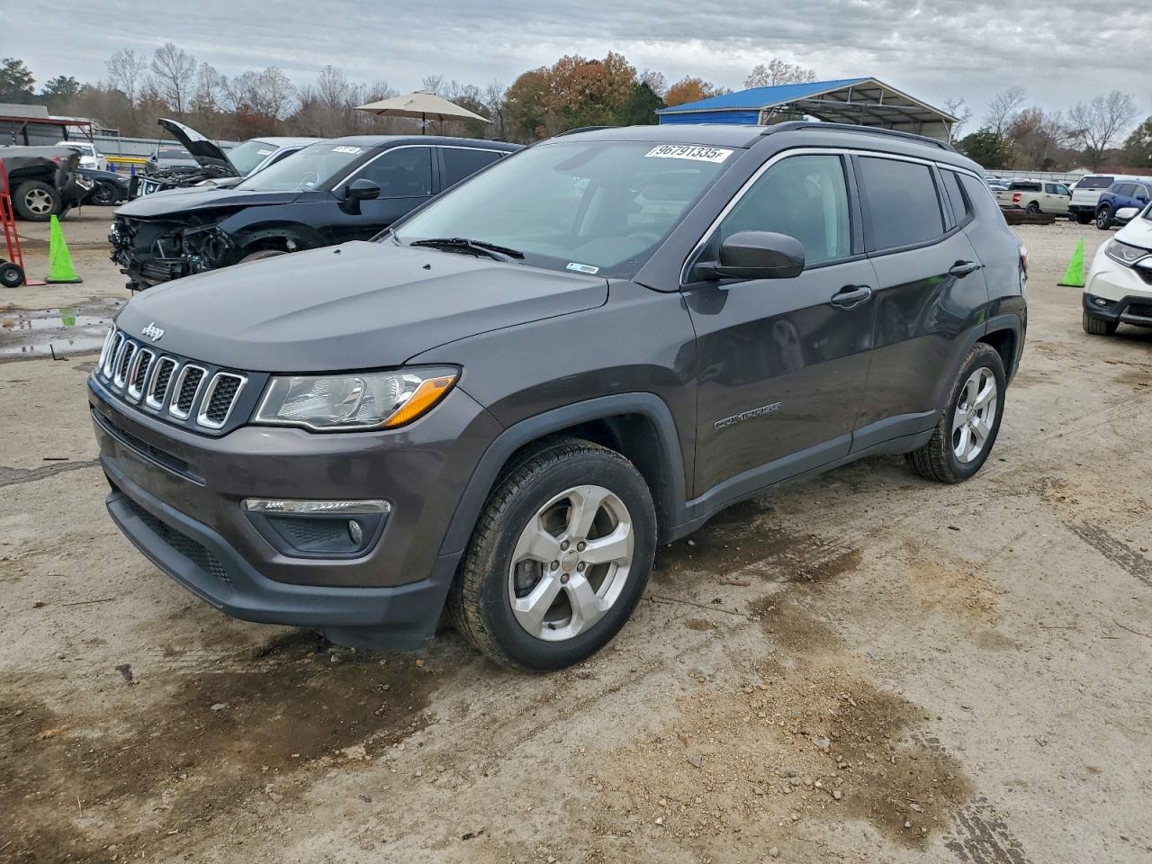 Salvage Jeep Compass Image