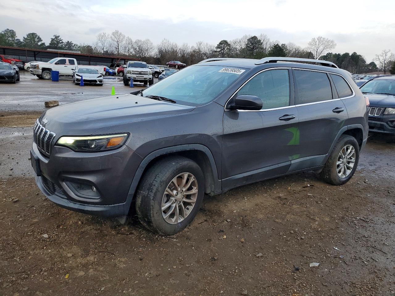 Salvage Jeep Grand Cherokee Image