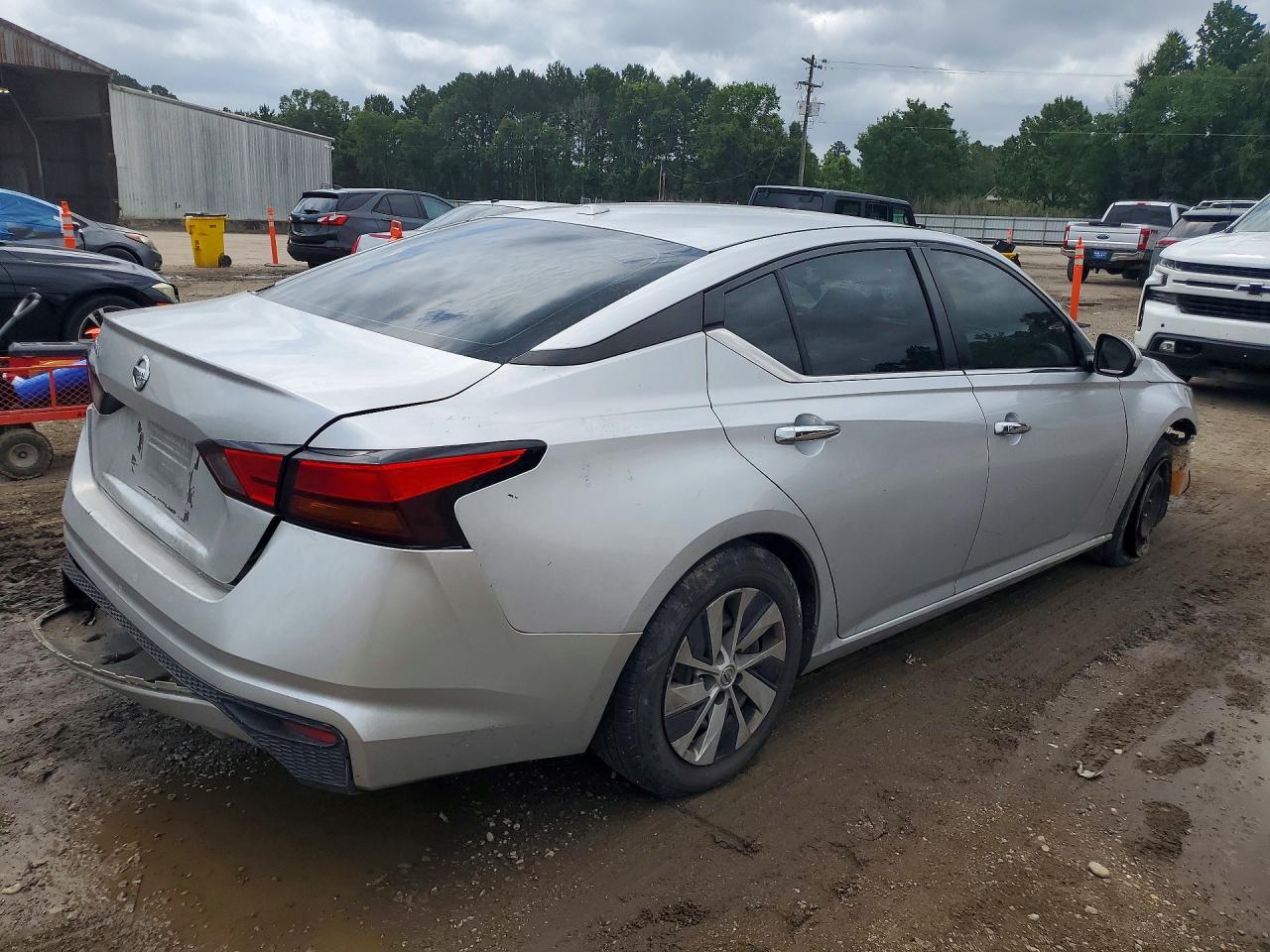 Nissan Altima S