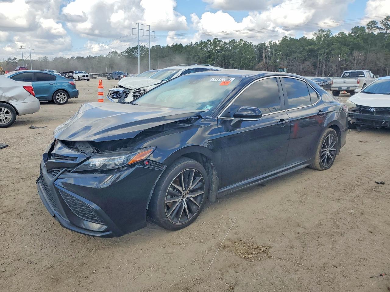 Salvage Toyota Camry Image