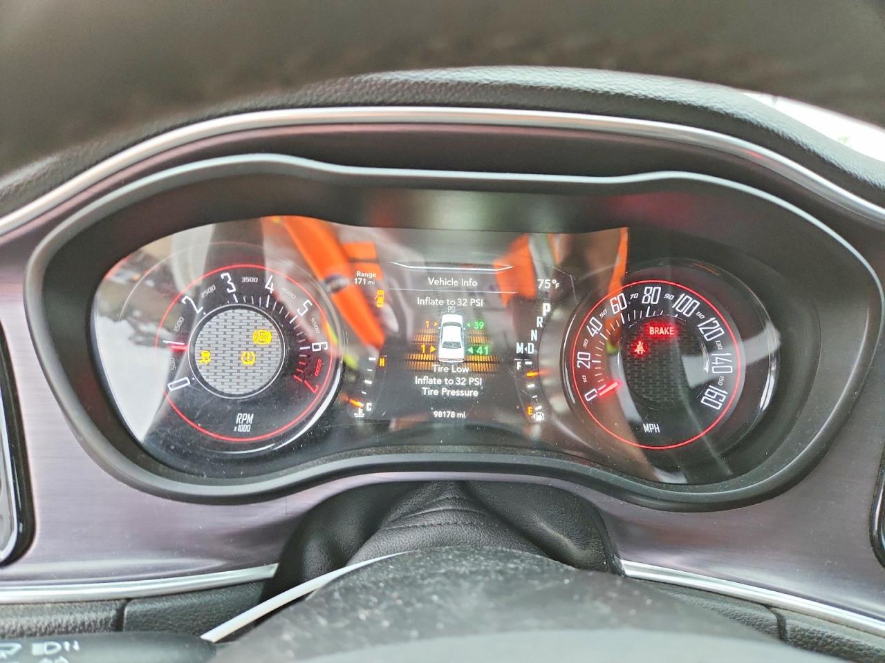 Dodge Challenger Sxt