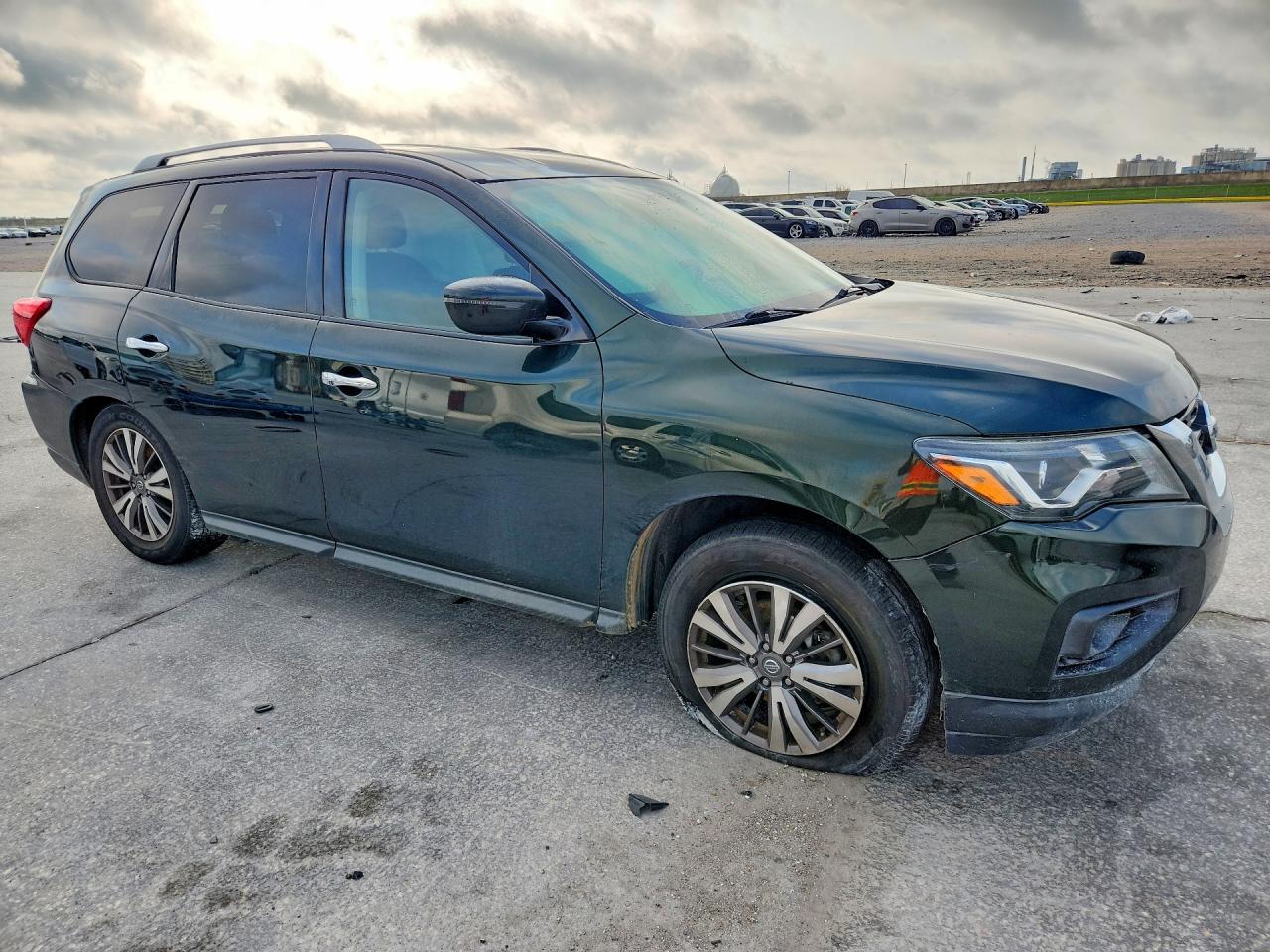 Nissan Pathfinder Sv