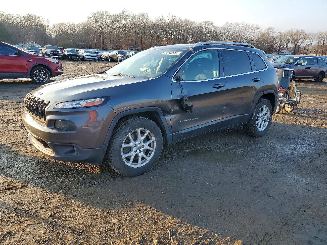 Salvage Jeep Grand Cherokee Image