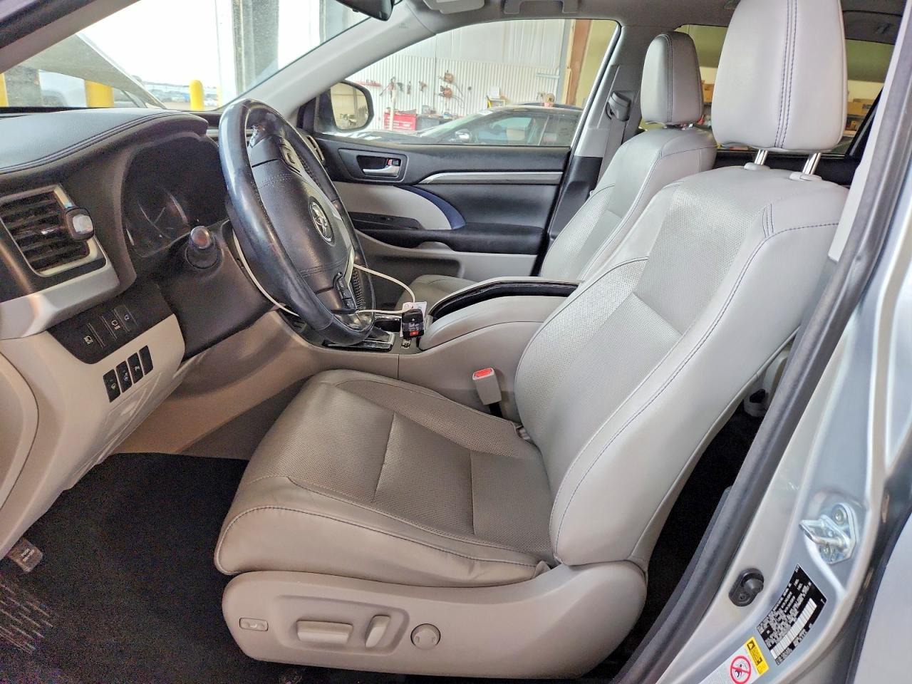 Toyota Highlander Limited Platinum