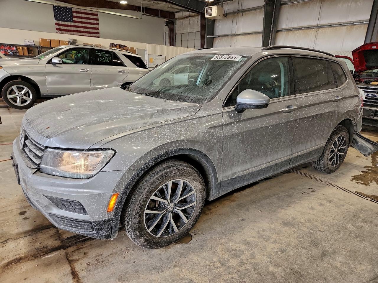 Salvage Volkswagen Tiguan Image