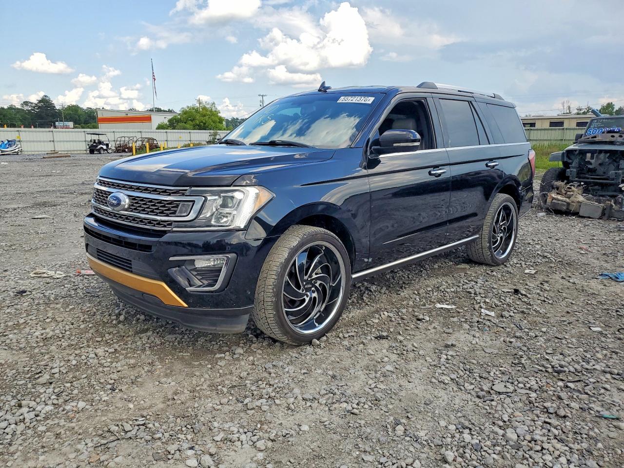 Salvage Ford Expedition Image