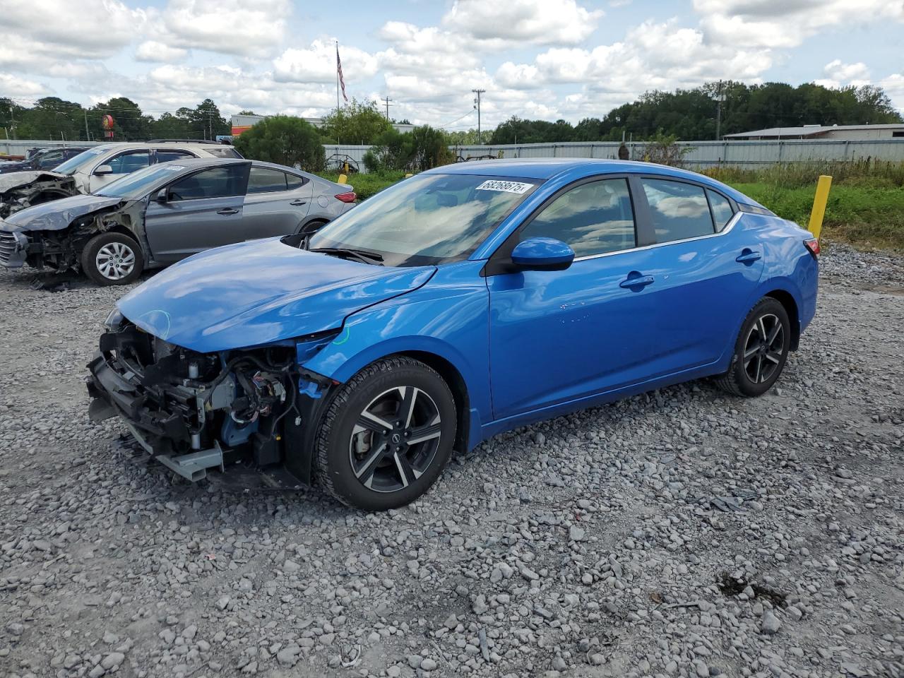 Salvage Nissan Sentra Image