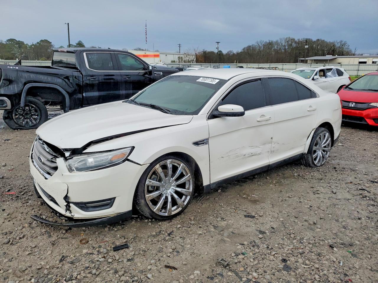 Salvage Ford Taurus Image