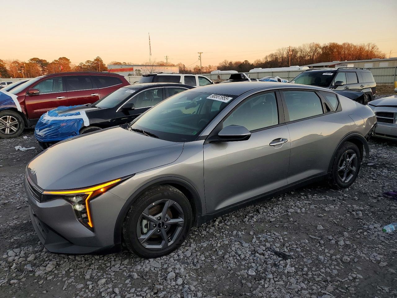 Salvage Kia K4 Lx Image