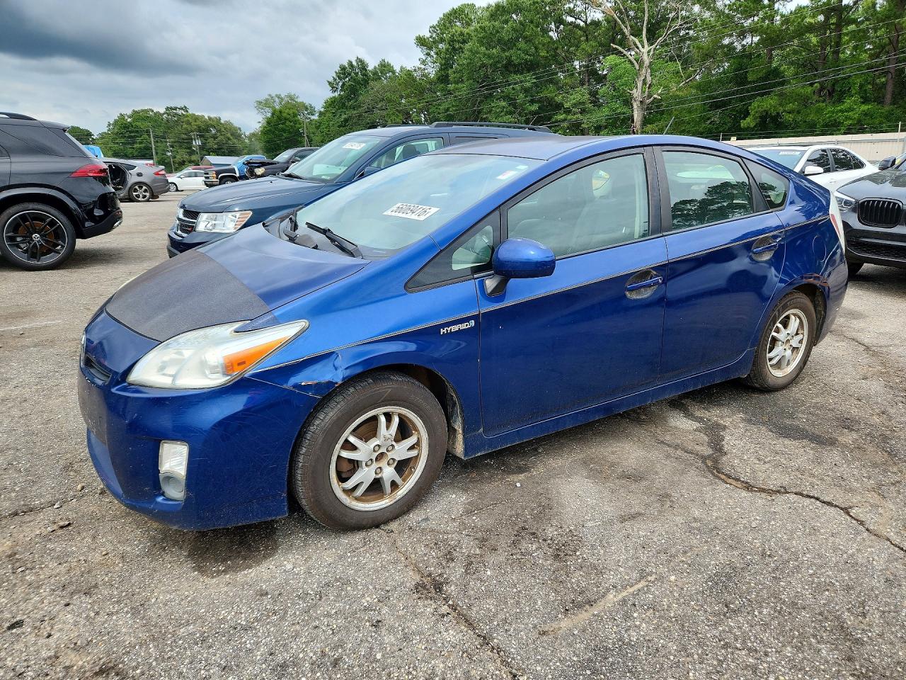 Salvage Toyota Prius Image