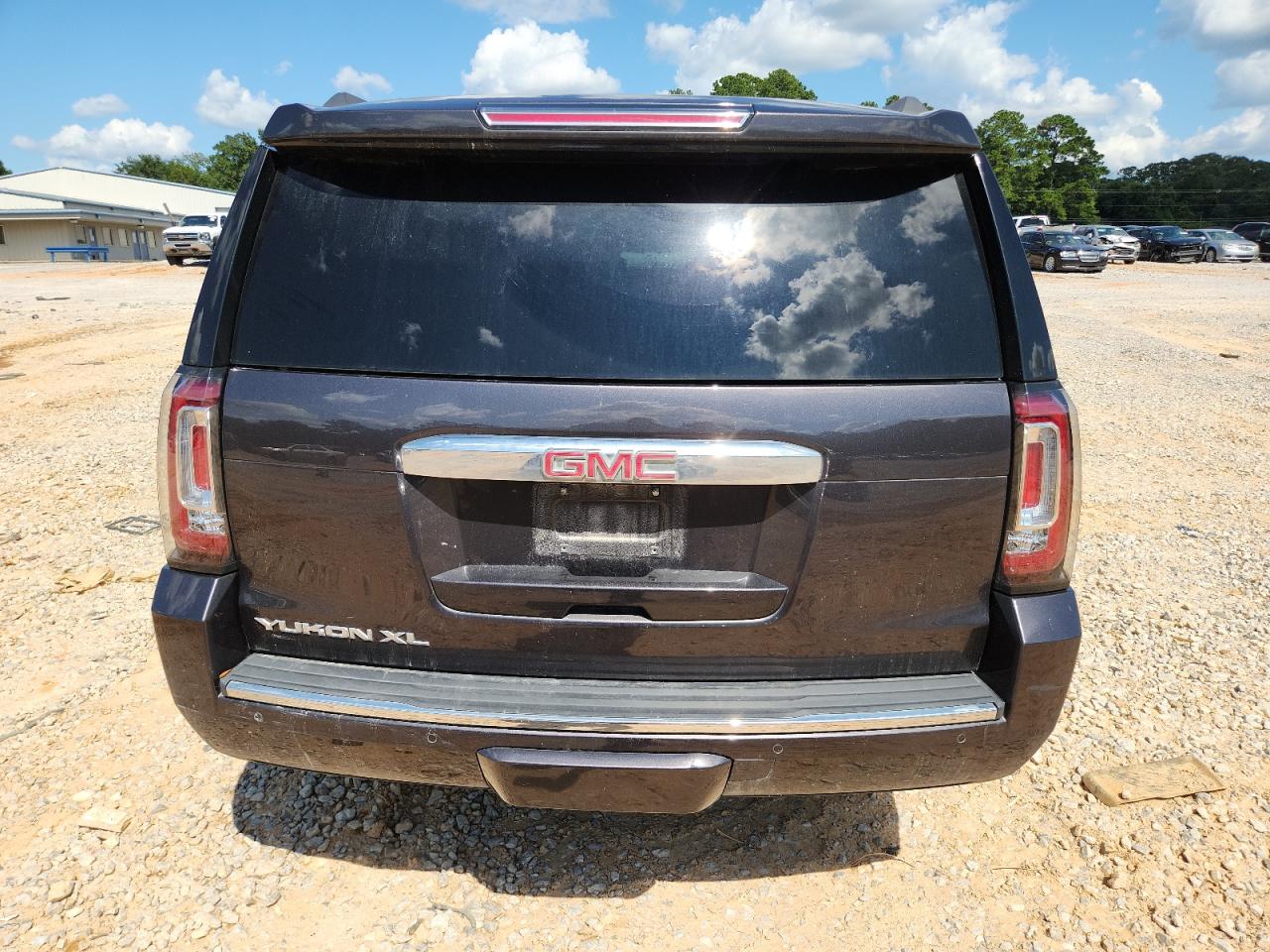 GMC Yukon Denali