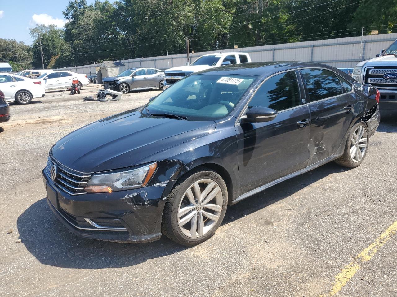 Salvage Volkswagen Passat Image