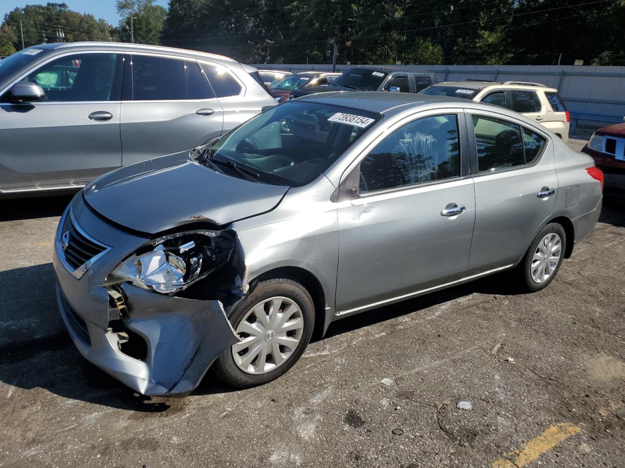 Salvage Nissan Versa Image