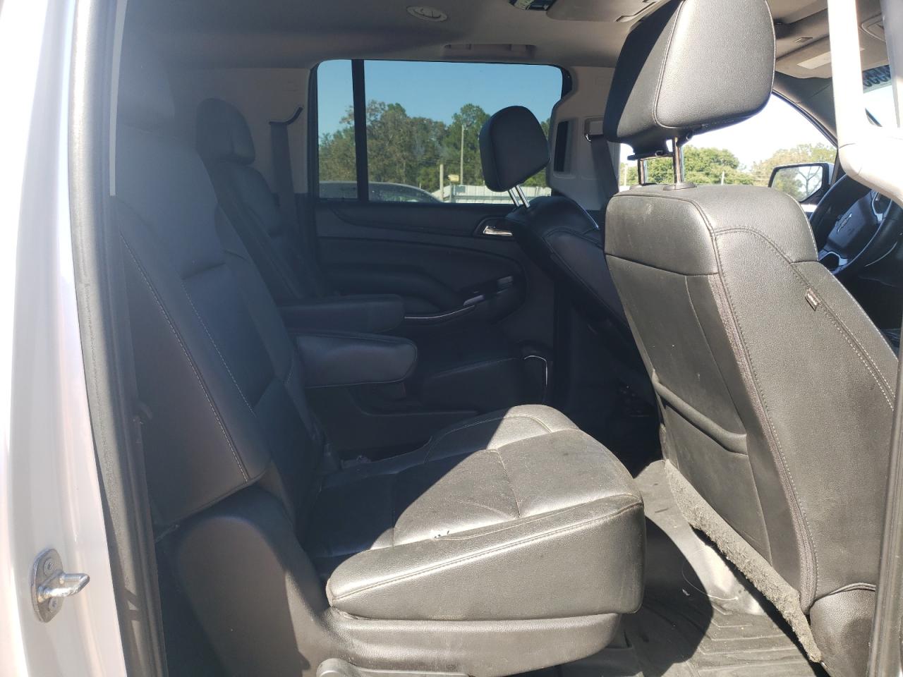 Chevrolet Suburban C1500 Lt