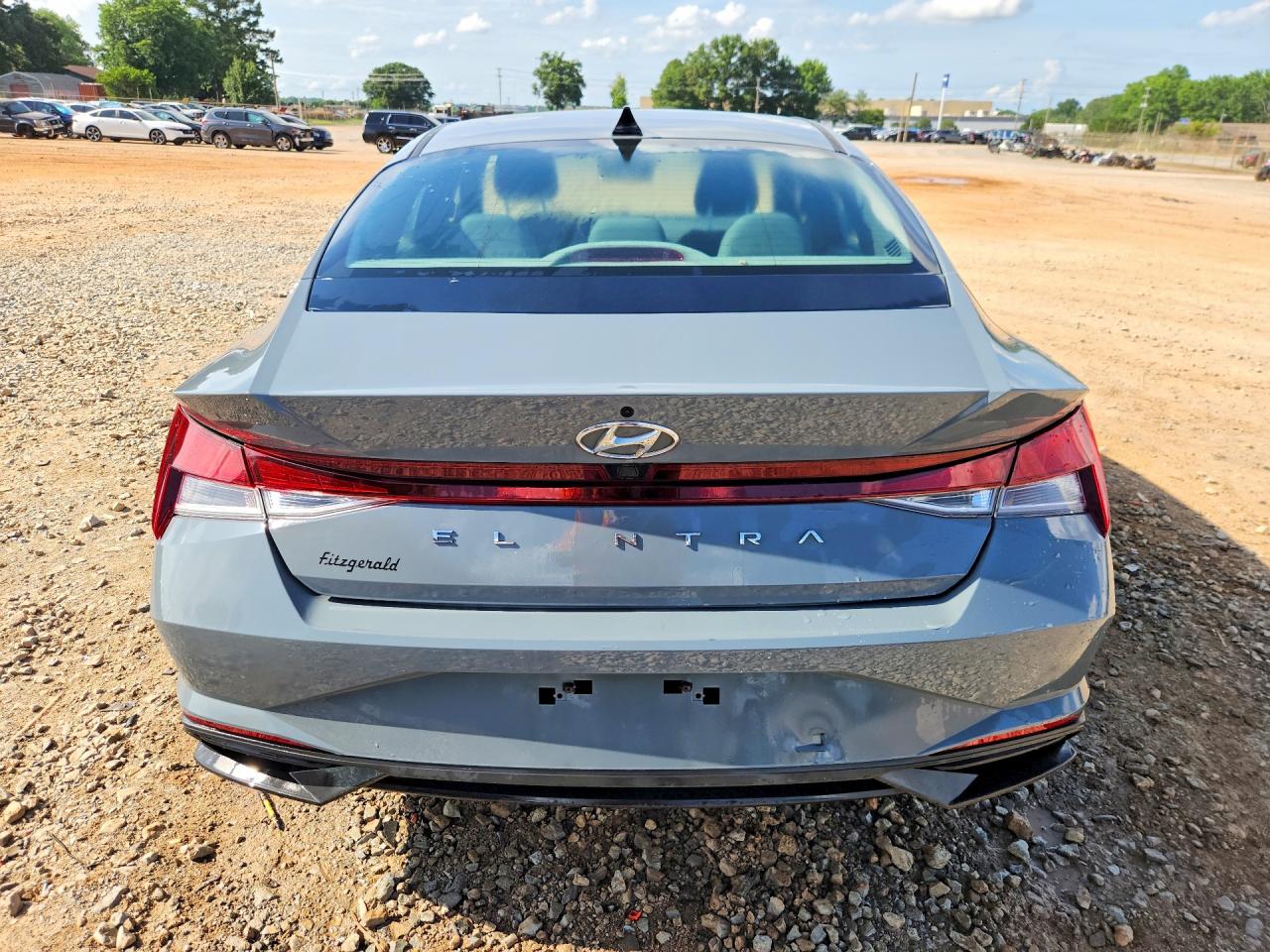 Hyundai ELANTRA Sel