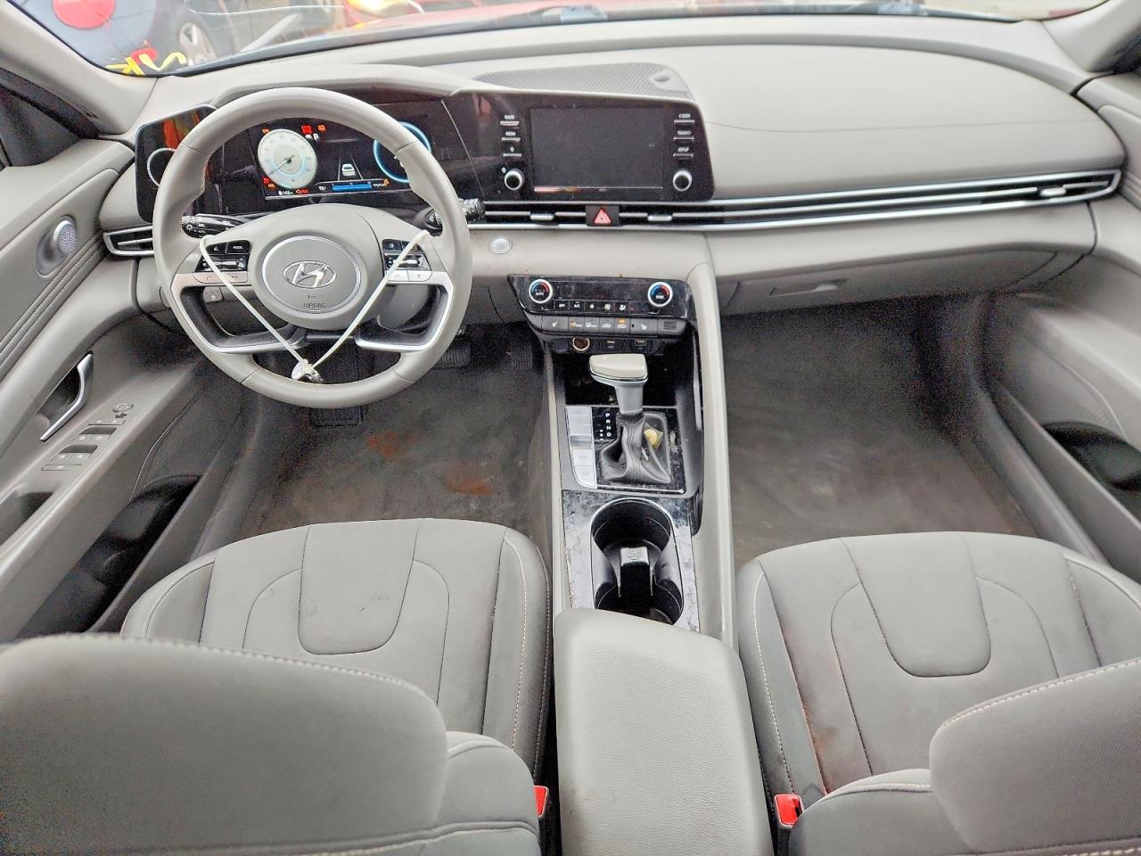 Hyundai ELANTRA Sel