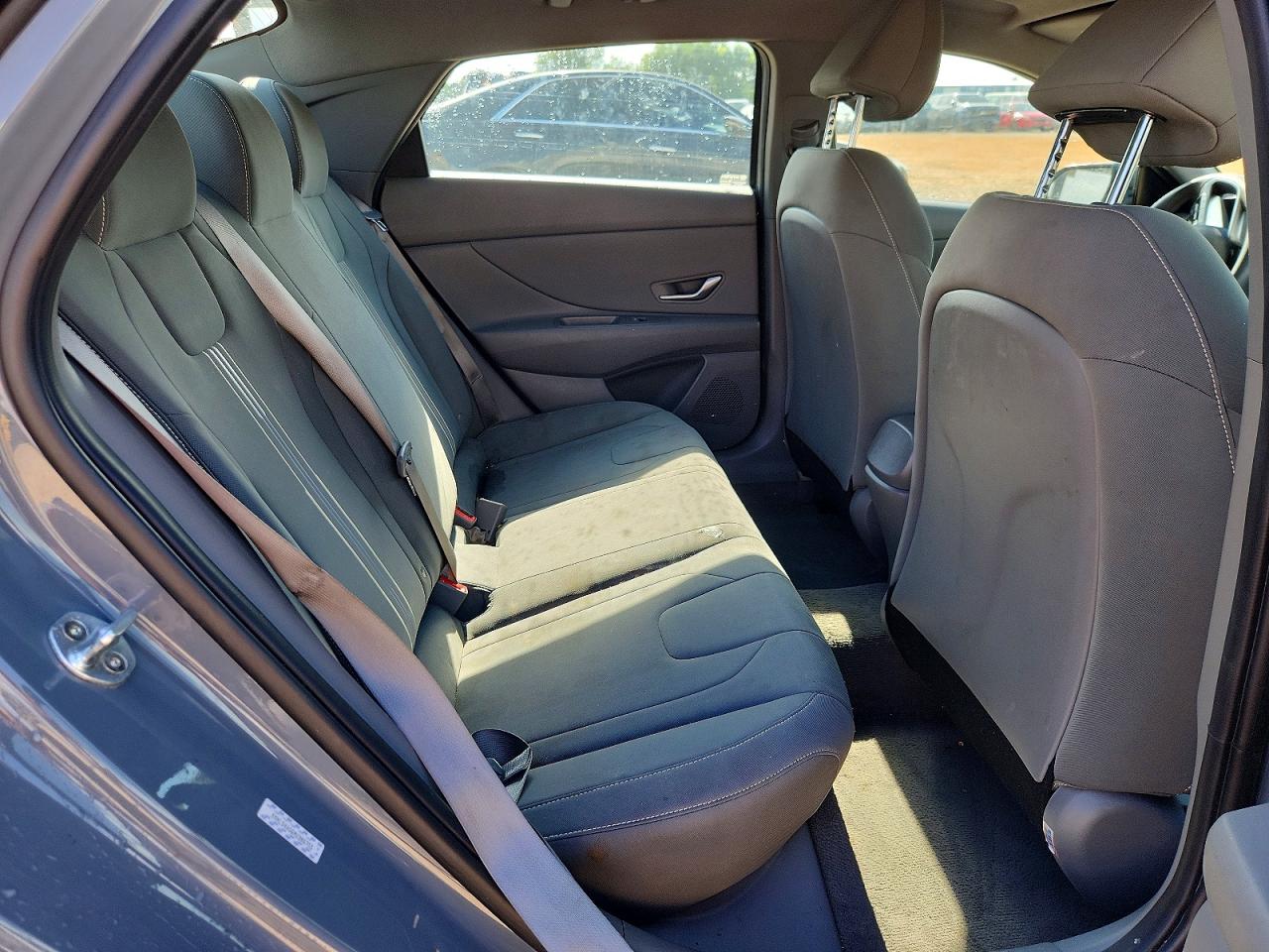 Hyundai ELANTRA Sel