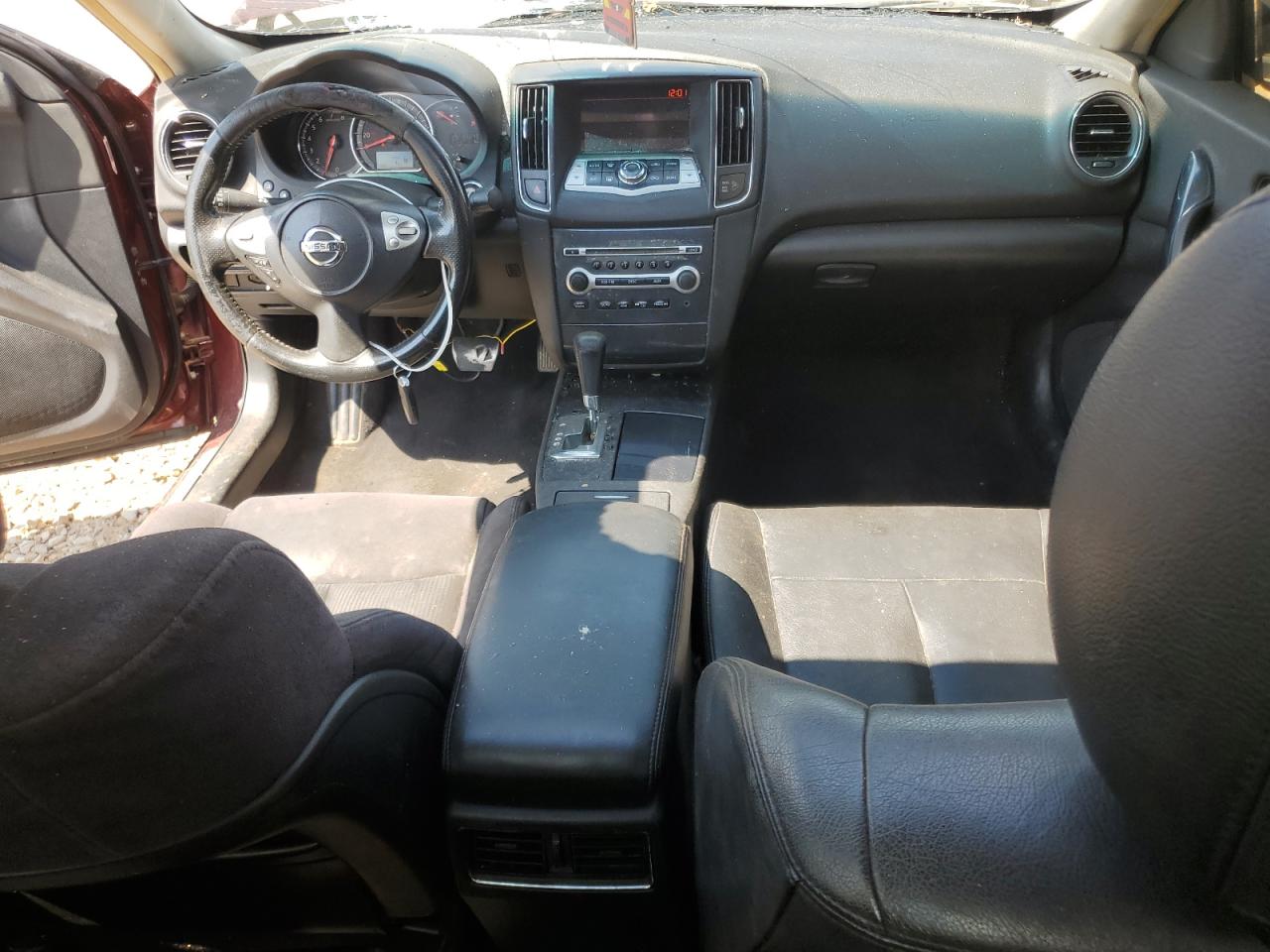 Nissan Maxima S
