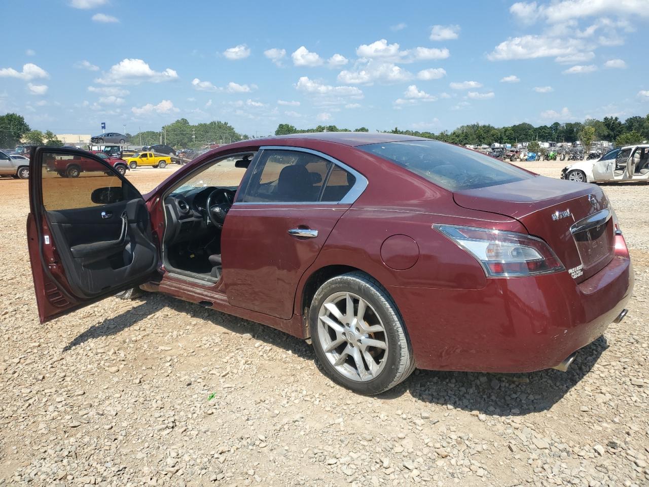 Nissan Maxima S