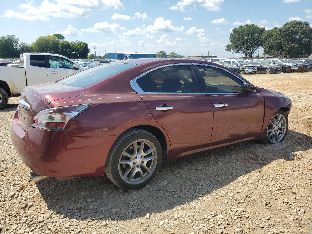 Nissan Maxima S