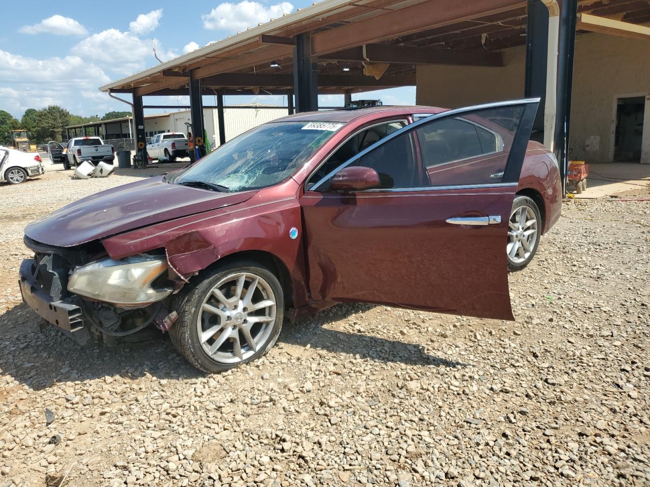 Salvage Nissan Maxima Image