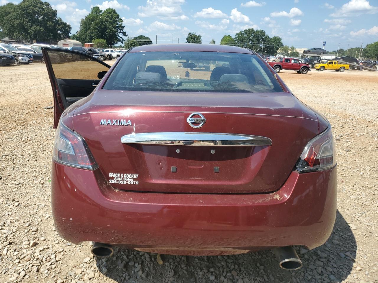 Nissan Maxima S