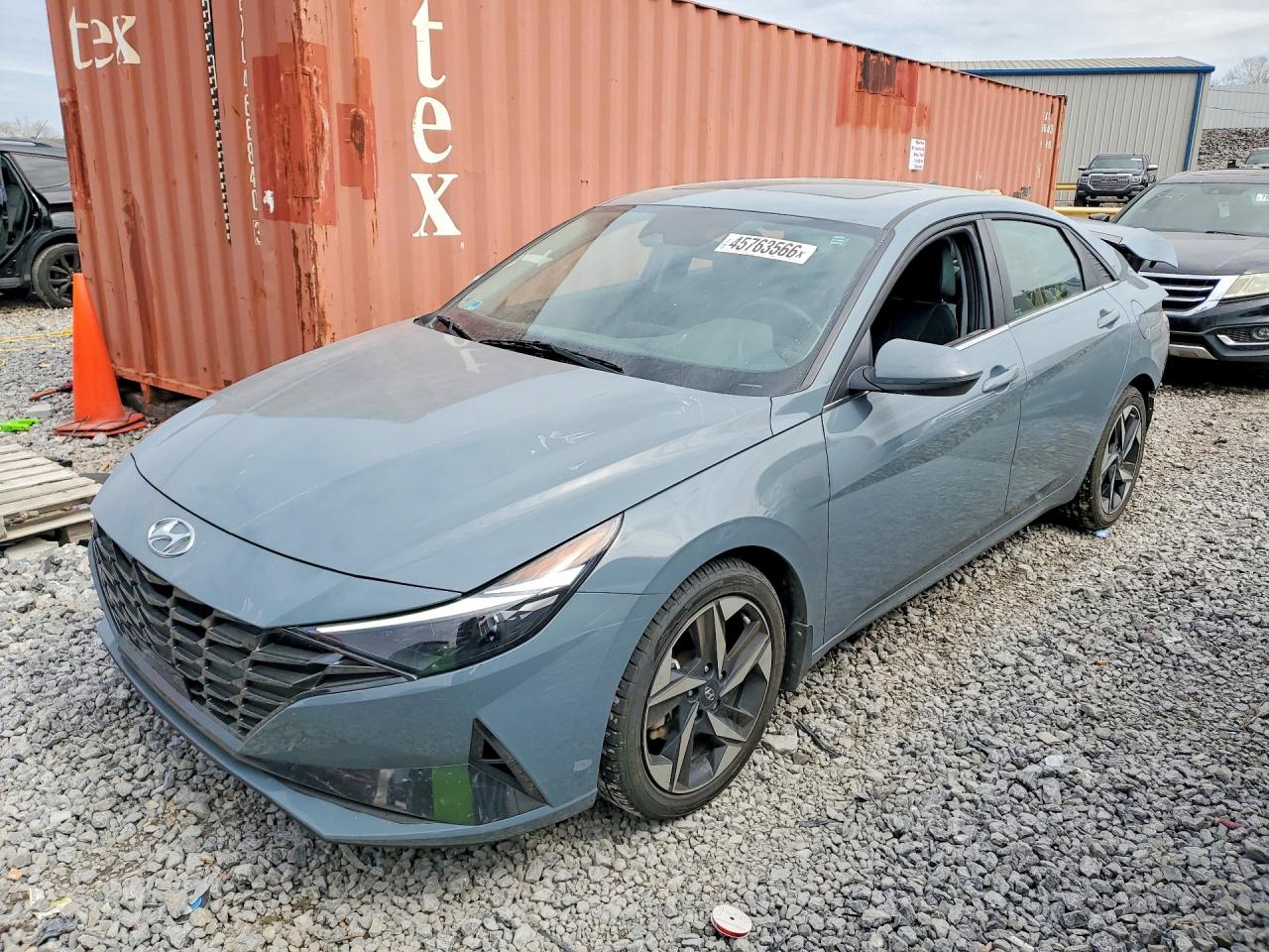 Salvage Hyundai ELANTRA Image