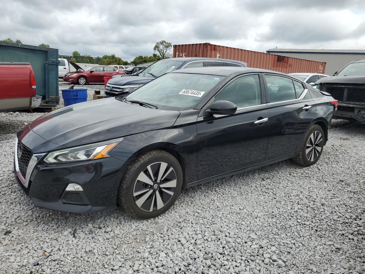 Salvage Nissan Altima Image