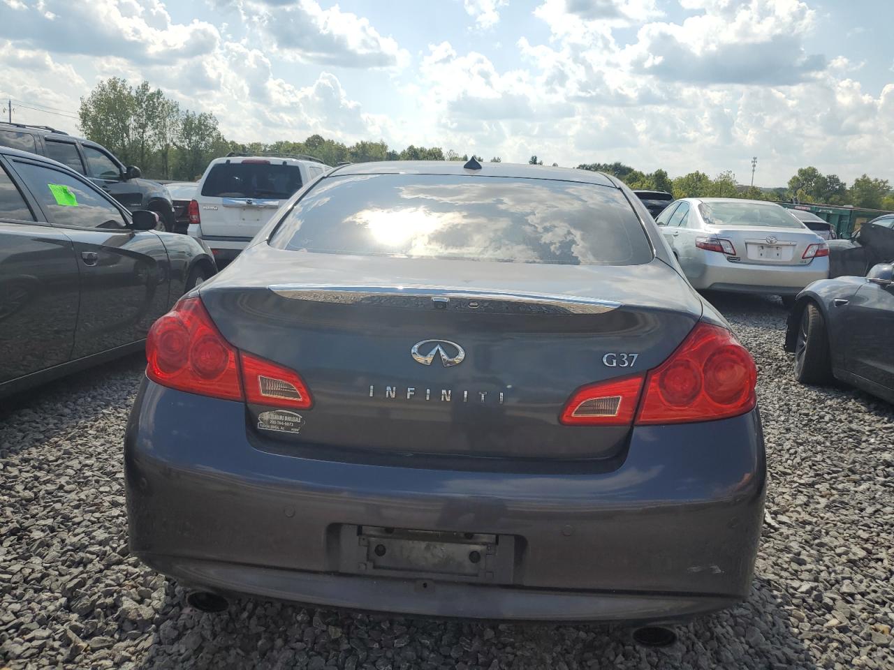 INFINITI G37 Base