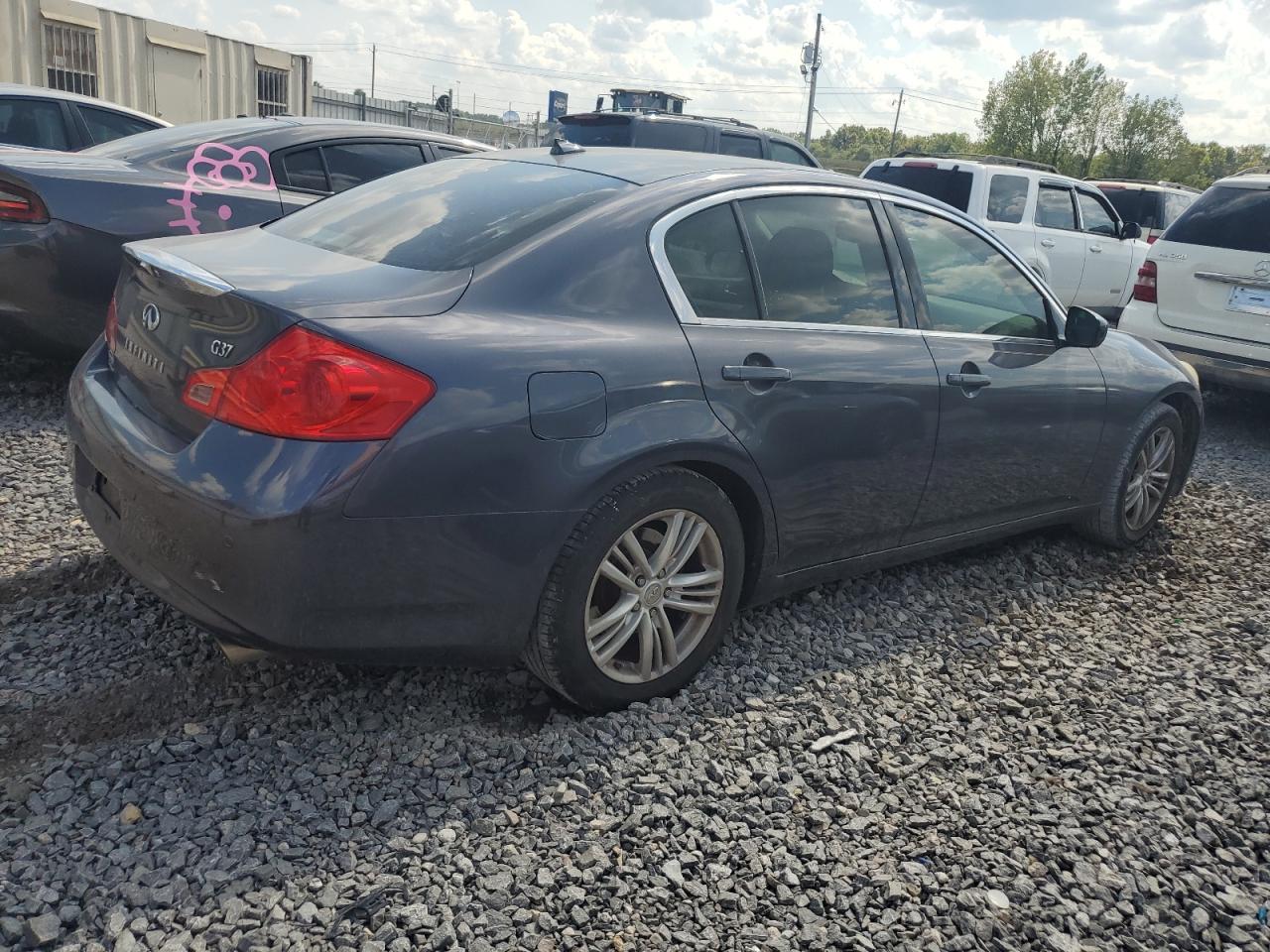 INFINITI G37 Base