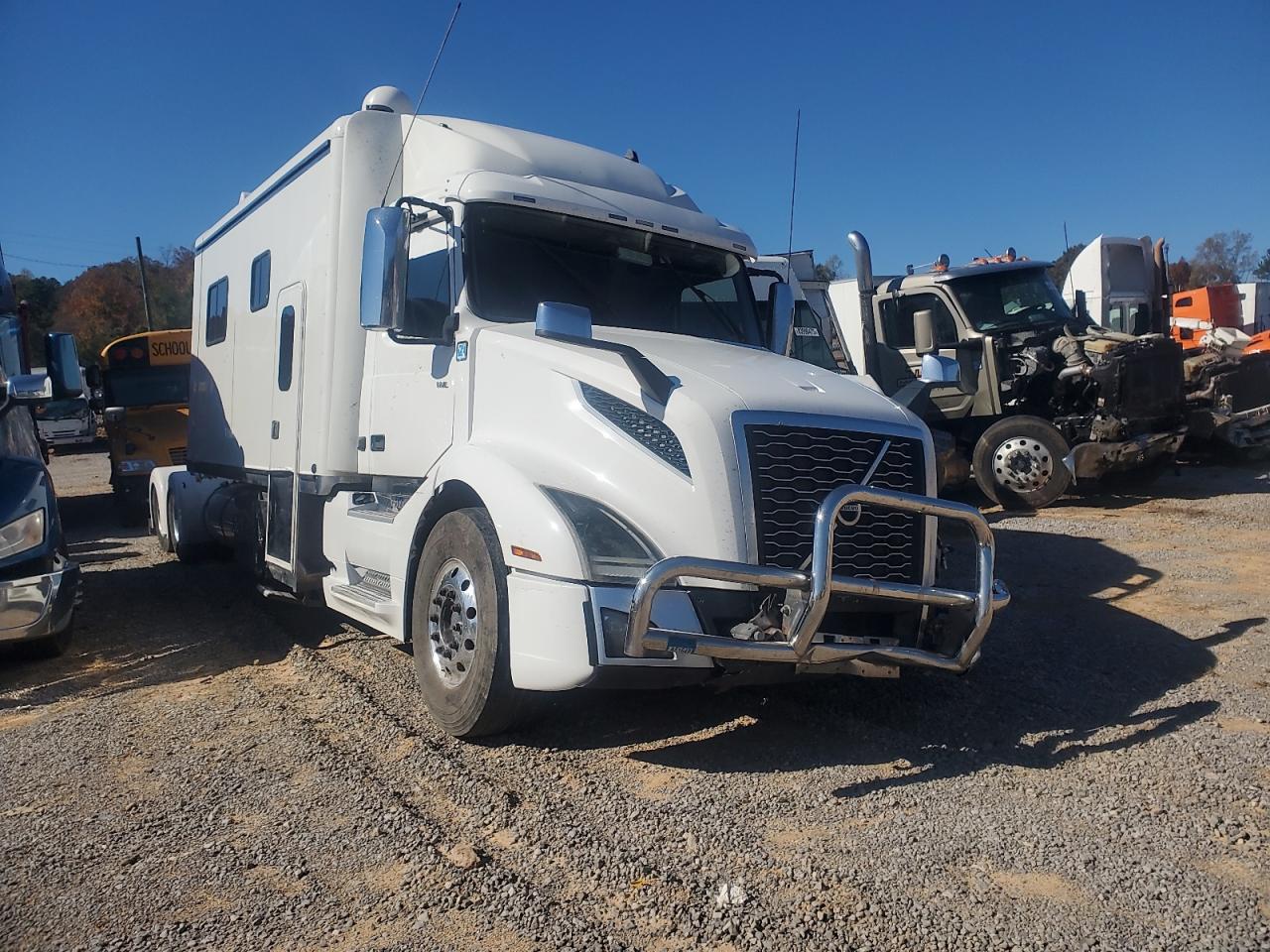 Salvage Volvo Vn Image