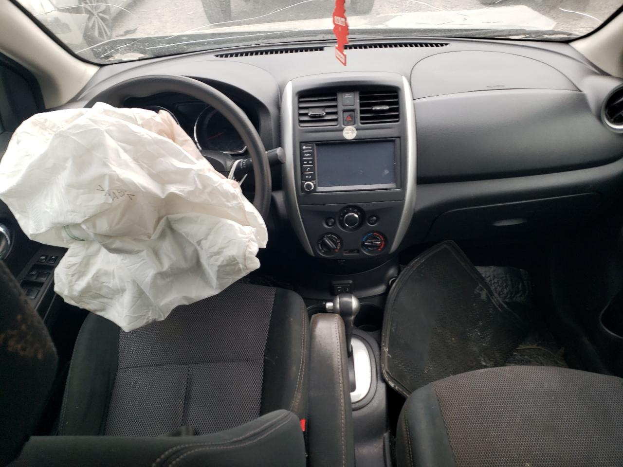 Nissan Versa S