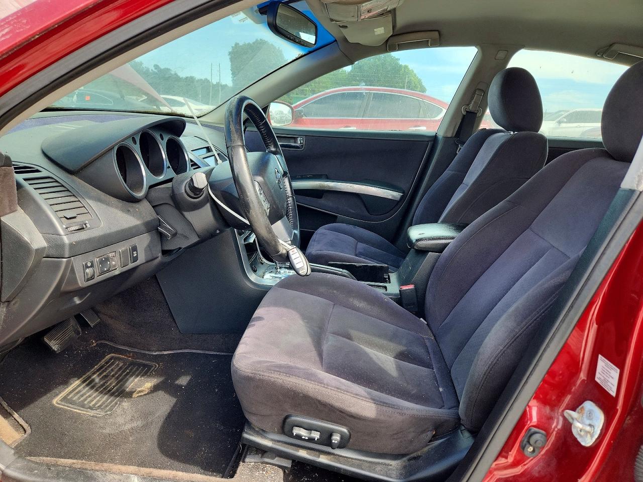 Nissan Maxima