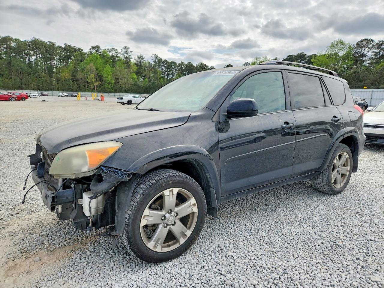 Salvage Toyota RAV4 Image