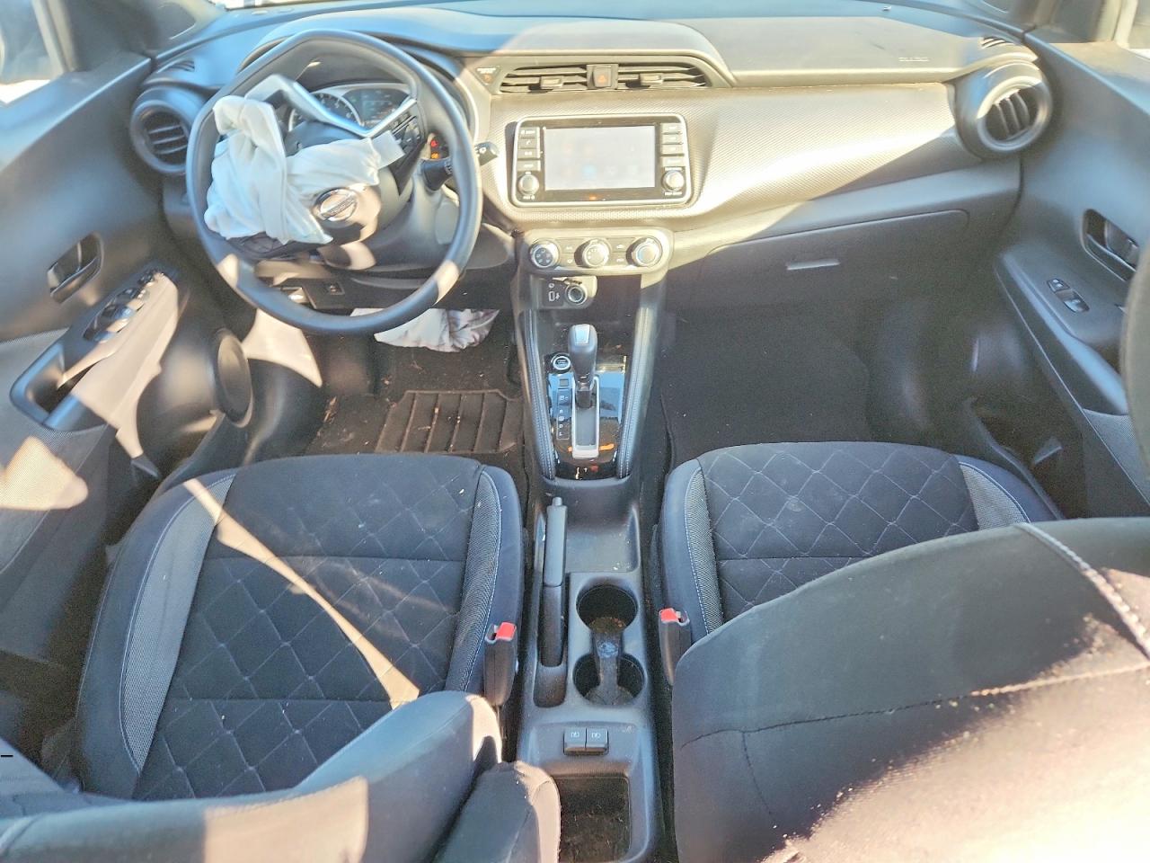 Nissan Kicks S