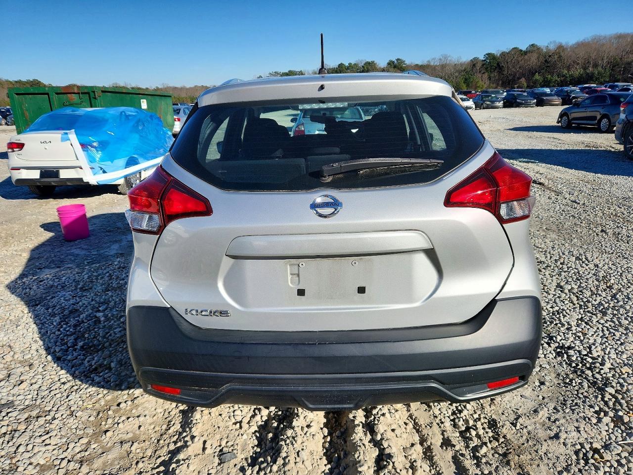 Nissan Kicks S