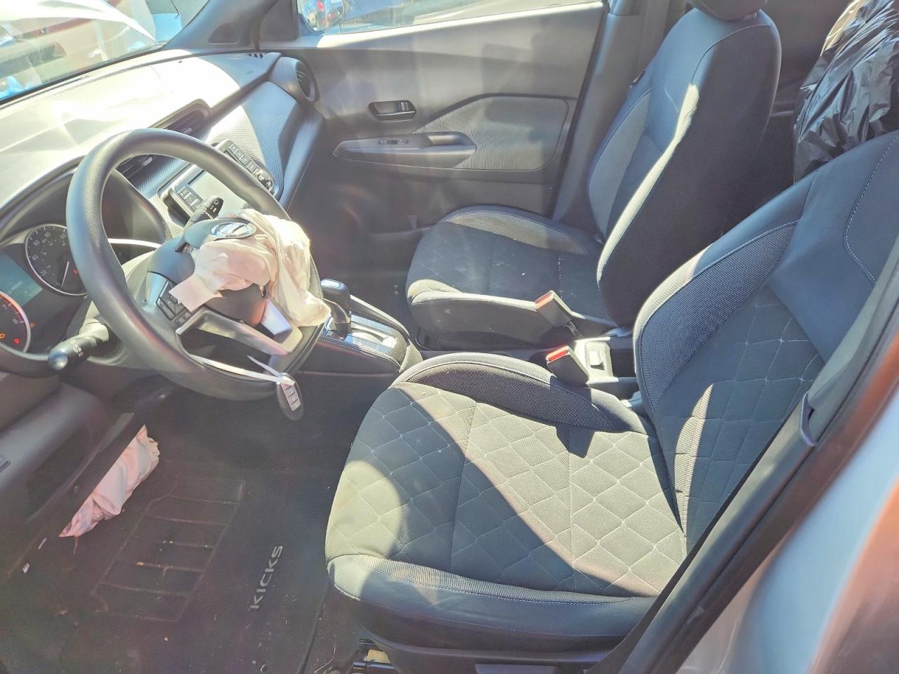 Nissan Kicks S